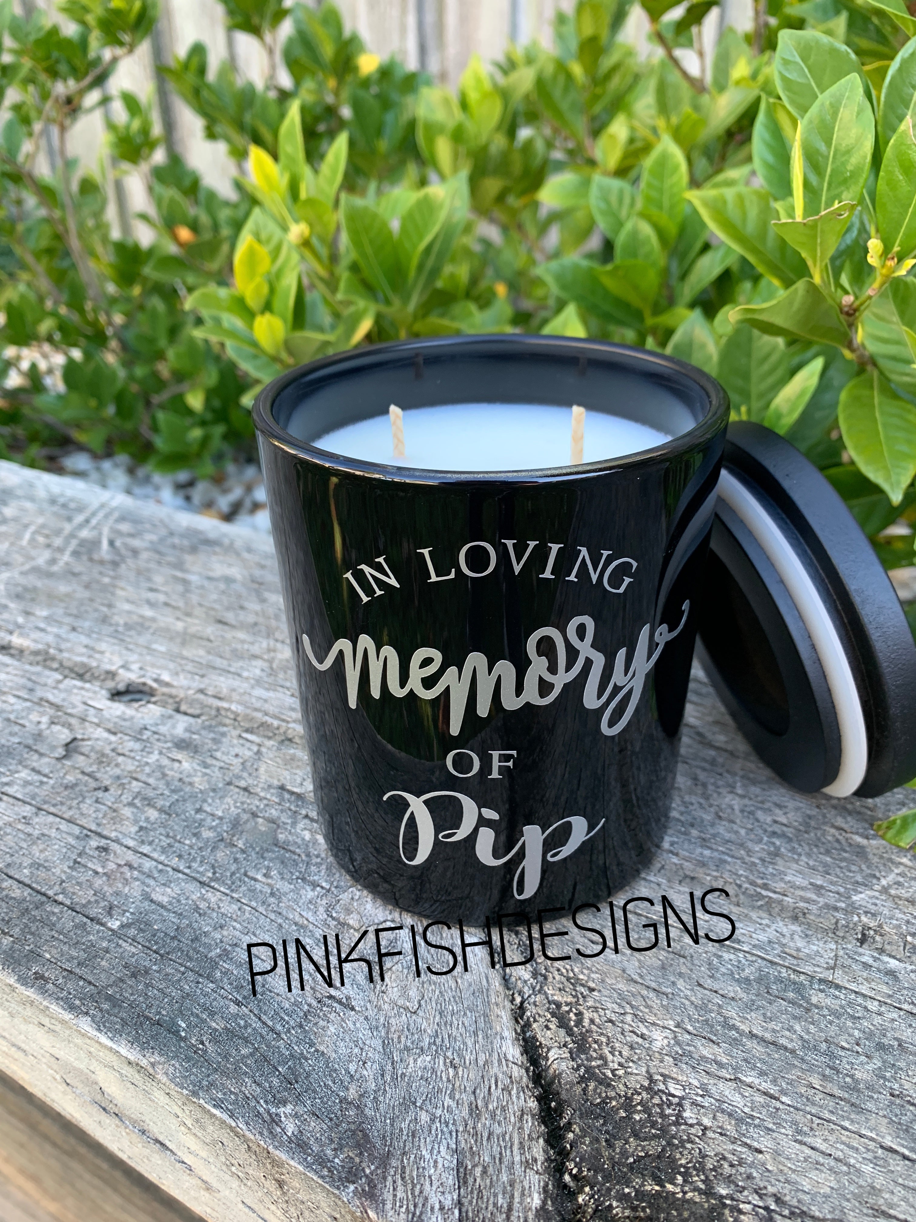 Memorial Hand poured 400ml Soy Candle